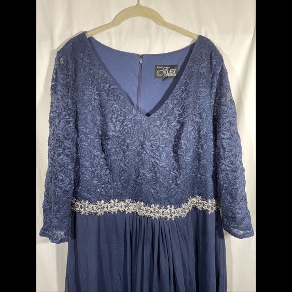 NEW Alex Evenings [ PLUS 18W‎ ] V-Neck Lace Embellished Waist Gown - Picture 6 of 15